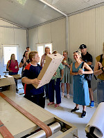 linc2024_studytour_kartonsmaschine2.jpg