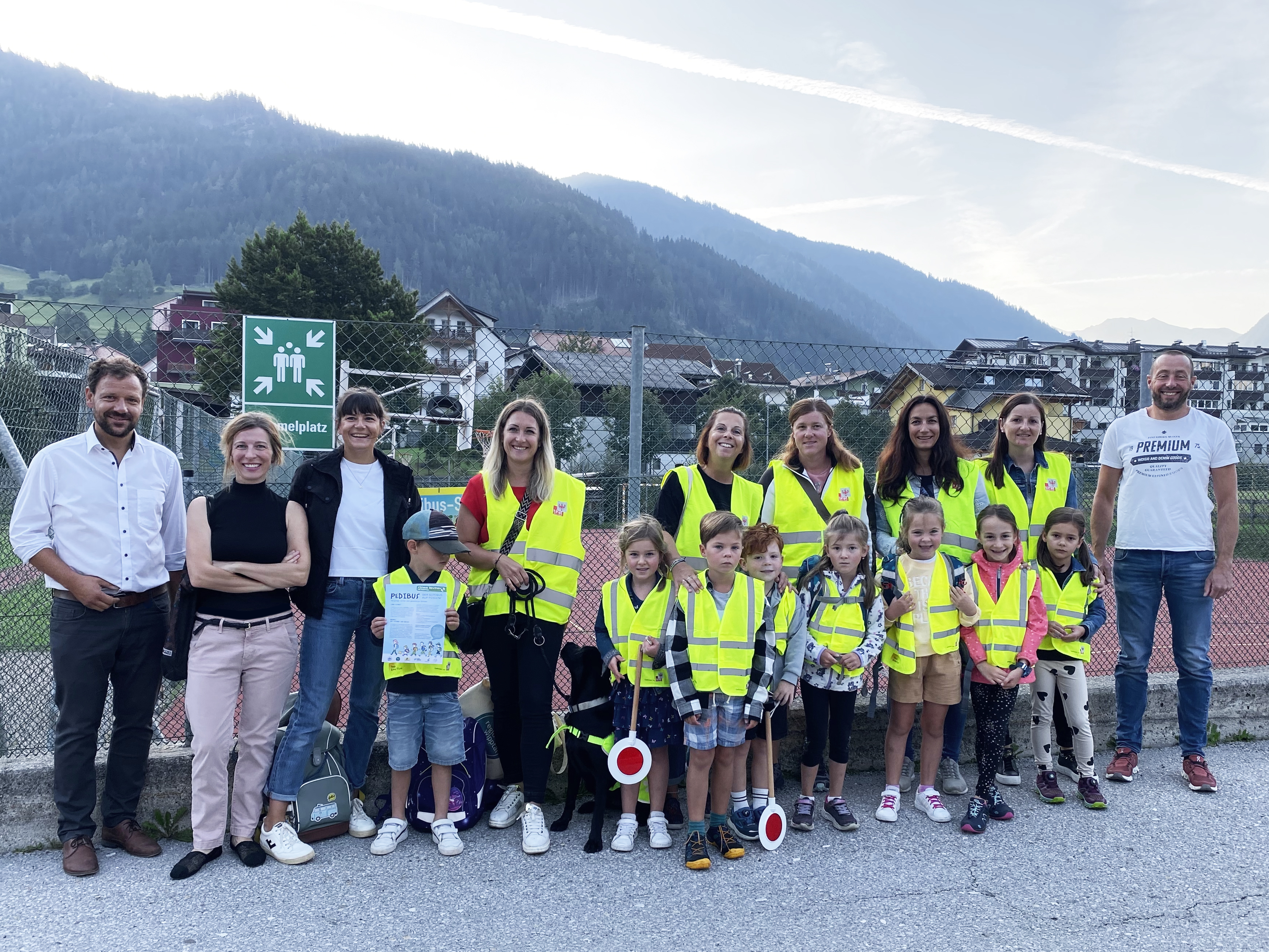 pedibus-steinach2023_kinder-chauffeurinnen-organisation.jpg
