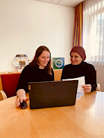 1_elisabeth_demir_sabine_richter_farbe.jpg