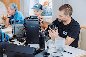 14_-_20251010_repair-cafe_c_victoria_hoertnagl_14_von_28.jpg